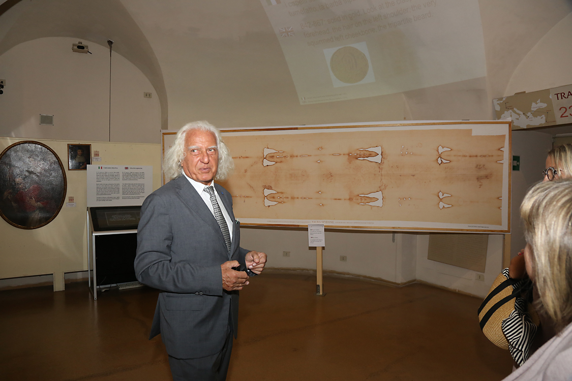 Restauri Santo Sudario - Museo della Sindone_027.jpg